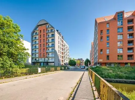 Apartment Live & Travel Aura Iii *