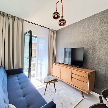 Live & Travel Aura Iii Apartment