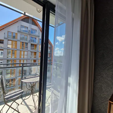 Apartment Live & Travel Aura Iii *